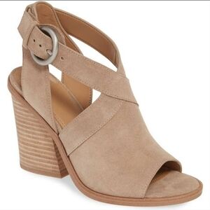 NEW MARC FISHER LTD Vega  Block Heel TaupeSandals